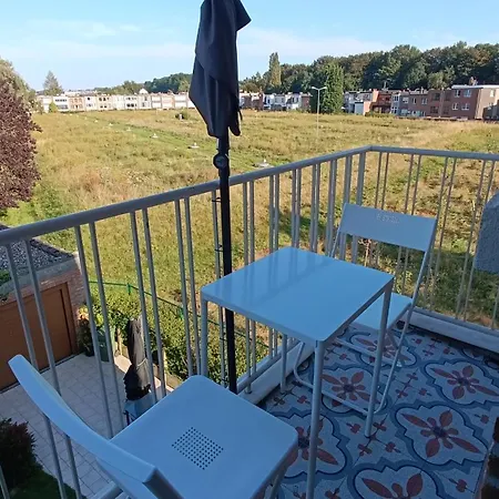 Charmante Appartement In Wilrijk 아파트 *